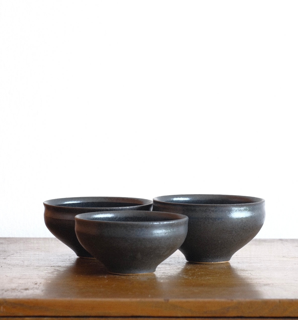 Black shallow bowl set