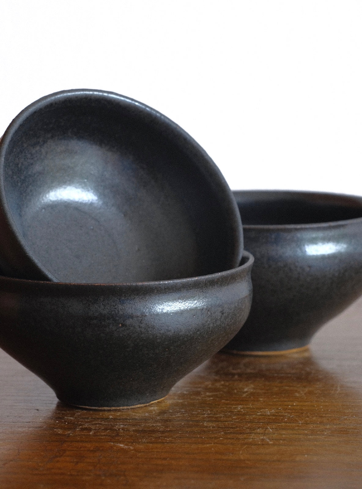 Black shallow bowl set